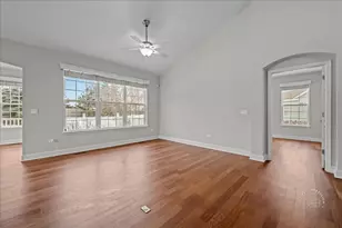 2843 Hillcrest Cir, Naperville, IL 60564 - Photo 15