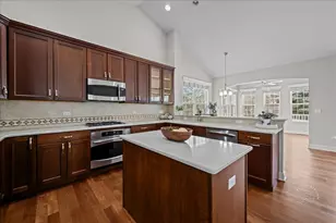 2843 Hillcrest Cir, Naperville, IL 60564 - Photo 17