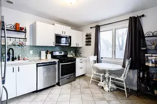 1030 Surrey Ct, Joliet, IL 60431 - Photo 9