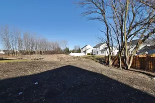 4012 Faith Ln, Saint Charles, IL 60174 - Photo 9