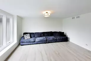 8S510 Oxford Ln, Naperville, IL 60565 - Photo 11