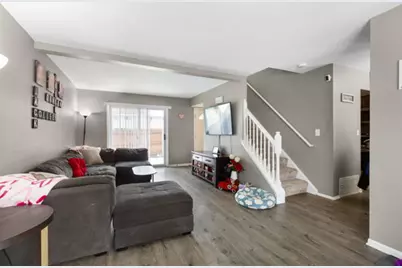 4022 Oxford Court, Streamwood, IL 60107 - Photo 3