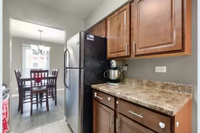 4022 Oxford Court, Streamwood, IL 60107 - Photo 7