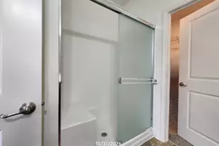 242 Sussex Ln, North Aurora, IL 60542 - Photo 15