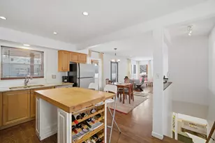 1041 Cedar Ln, Northbrook, IL 60062 - Photo 9