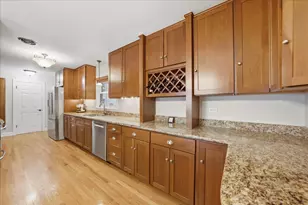 235 Cumnor Ave, Glen Ellyn, IL 60137 - Photo 9