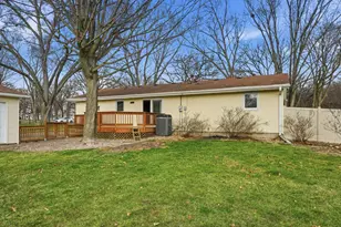 5068 N 4300W Rd, Bourbonnais, IL 60914 - Photo 7