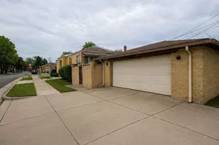 8800 S Merrill Ave, Chicago, IL 60617 - Photo 3