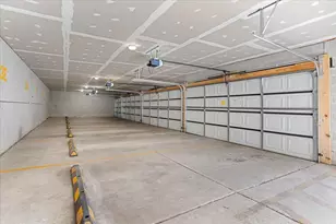 3653 W Barry Ave, Chicago, IL 60618 - Photo 25