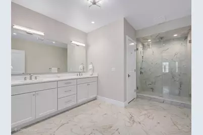 225 Burlington Avenue #TH1, Clarendon Hills, IL 60514 - Photo 13