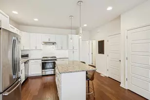 964 Station Blvd, Aurora, IL 60504 - Photo 5