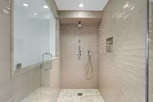 200 E Delaware Pl, Chicago, IL 60611 - Photo 15