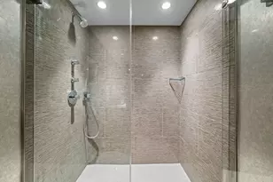 200 E Delaware Pl, Chicago, IL 60611 - Photo 21