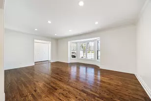 711 S 4th Ave, Libertyville, IL 60048 - Photo 5