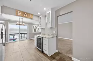 215 Lakeshore Ln, Bloomingdale, IL 60108 - Photo 5