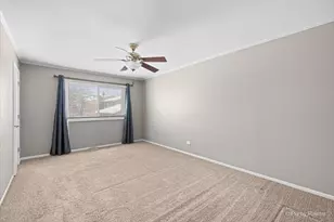 215 Lakeshore Ln, Bloomingdale, IL 60108 - Photo 15