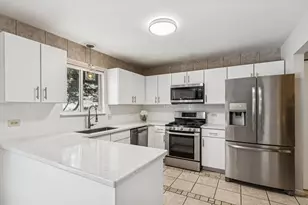 1830 Princeton Ct, Gurnee, IL 60031 - Photo 5