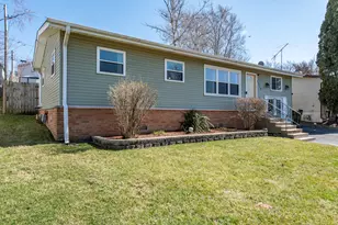 1115 Hillwood Cir, Round Lake Beach, IL 60073 - Photo 3