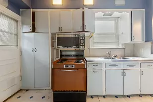 7718 S Kingston Ave, Chicago, IL 60649 - Photo 17