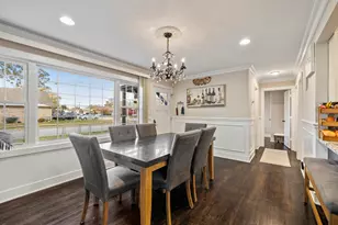 8602 S Oak Park Ave, Burbank, IL 60459 - Photo 9