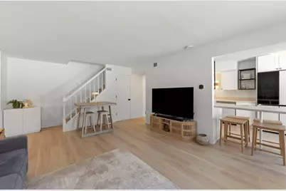 812 Dracut Lane #D, Schaumburg, IL 60173 - Photo 5