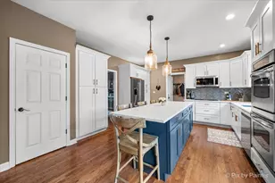 39W901 Carl Sandburg Rd, Saint Charles, IL 60175 - Photo 13