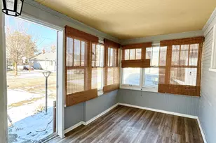 712 S Spencer St, Aurora, IL 60505 - Photo 3