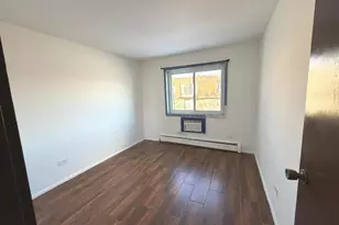 256 Shorewood Dr, Glendale Heights, IL 60139 - Photo 9