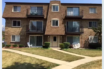 9430 Bay Colony Drive #2N, Des Plaines, IL 60016 - Photo 1