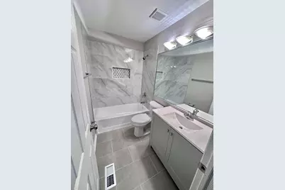 652 E Whispering Oaks Court #652, Palatine, IL 60074 - Photo 17