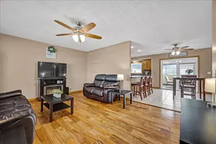 505 W North St, Danvers, IL 61732 - Photo 7