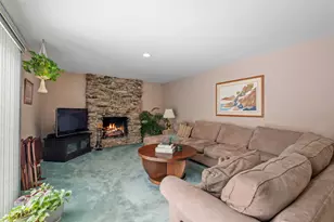 2439 N Windsor Dr, Arlington Heights, IL 60004 - Photo 7