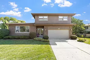 2439 N Windsor Dr, Arlington Heights, IL 60004 - Photo 3