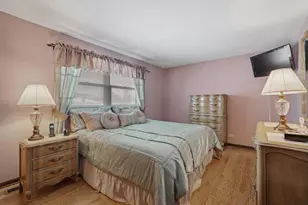 2439 N Windsor Dr, Arlington Heights, IL 60004 - Photo 17