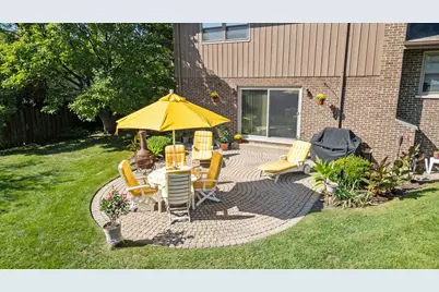 2439 N Windsor Drive, Arlington Heights, IL 60004 - Photo 33