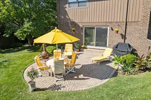 2439 N Windsor Dr, Arlington Heights, IL 60004 - Photo 33