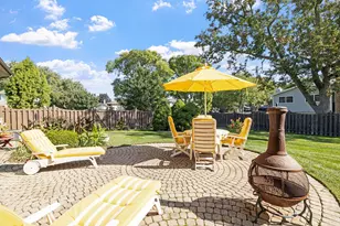 2439 N Windsor Dr, Arlington Heights, IL 60004 - Photo 27