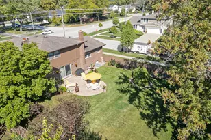 2439 N Windsor Dr, Arlington Heights, IL 60004 - Photo 31