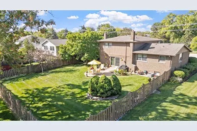 2439 N Windsor Drive, Arlington Heights, IL 60004 - Photo 27