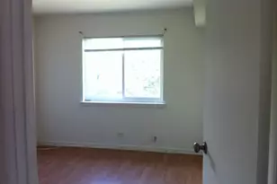 9368 Bay Colony Dr, Des Plaines, IL 60016 - Photo 7