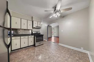 1428 Pickwick St, Ottawa, IL 61350 - Photo 9