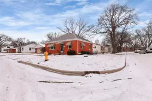 1428 Pickwick St, Ottawa, IL 61350 - Photo 3