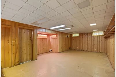 8301 Karlov Avenue, Skokie, IL 60076 - Photo 13