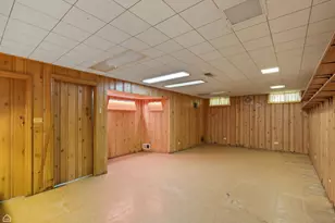 8301 Karlov Ave, Skokie, IL 60076 - Photo 13