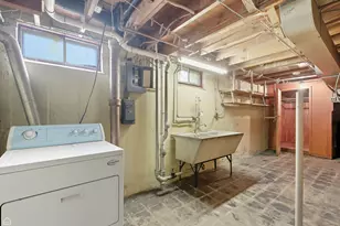 8301 Karlov Ave, Skokie, IL 60076 - Photo 15