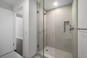 211 N Harbor Dr, Chicago, IL 60601 - Photo 13