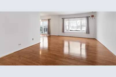 8210 Elmwood Avenue #110, Skokie, IL 60077 - Photo 5