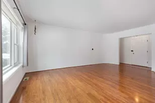 8210 Elmwood Ave, Skokie, IL 60077 - Photo 7