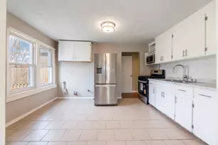 38 N Rebecca St, Glenwood, IL 60425 - Photo 7