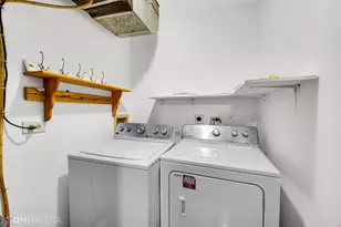 920 Surrey Dr, Schaumburg, IL 60193 - Photo 25